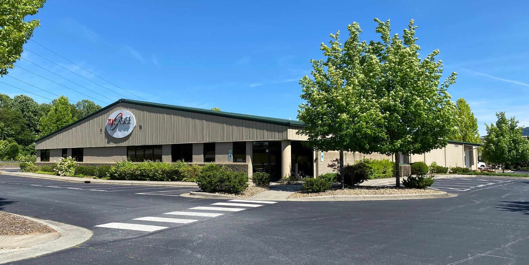 108 Asheville Commerce Pky, Candler, NC for lease Building Photo- Image 1 of 5