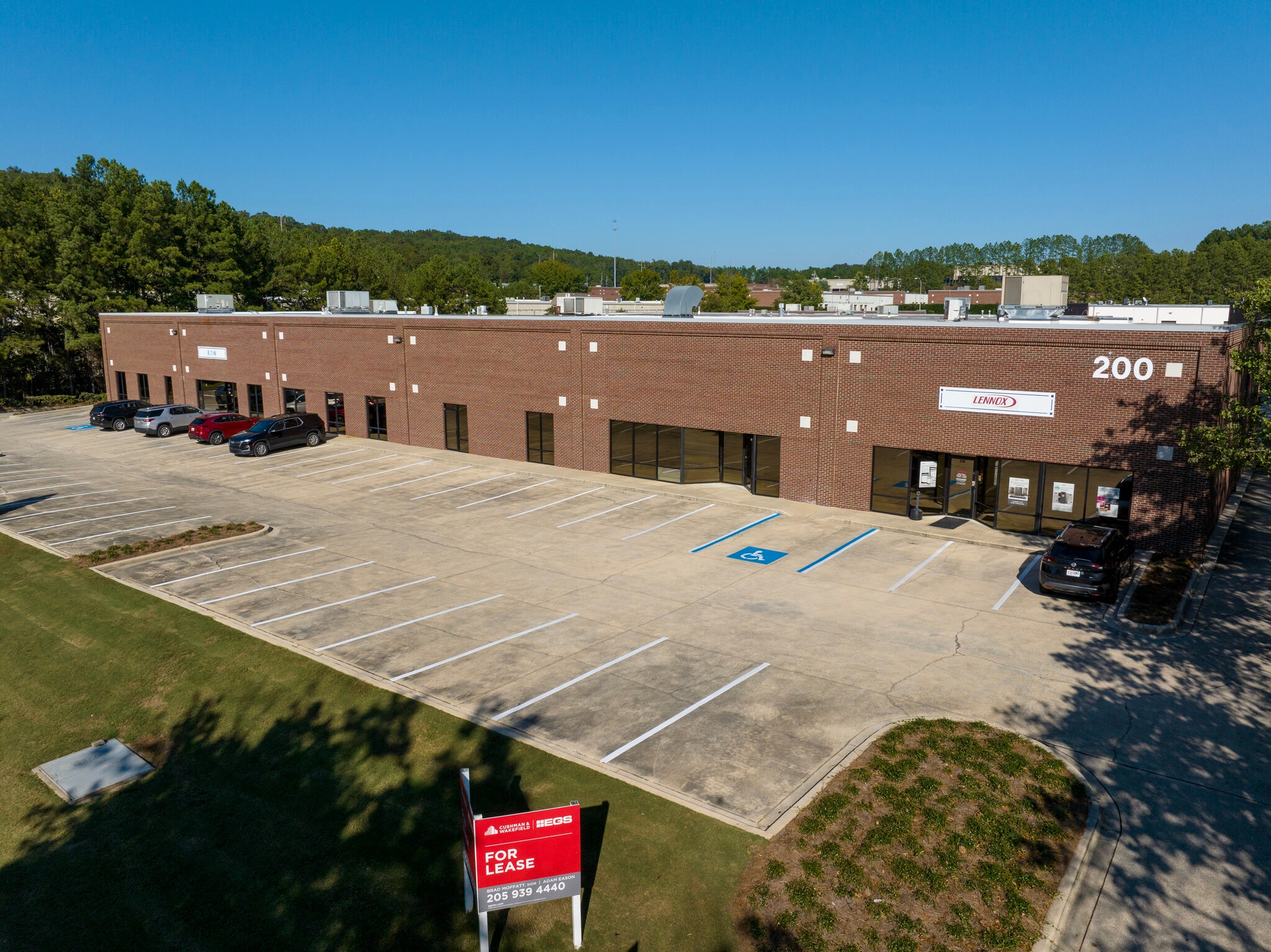 300-308 Cahaba Valley Cir, Pelham, AL for lease Building Photo- Image 1 of 5
