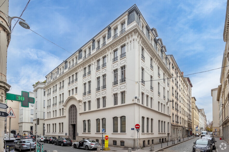 Multifamily in Lyon for sale - Primary Photo - Image 1 of 3