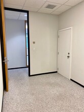 2155 Kalakaua Ave, Honolulu, HI for lease Interior Photo- Image 2 of 6