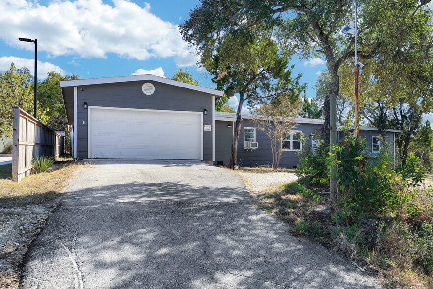 1016 E Borgfeld Dr, San Antonio, TX for sale - Building Photo - Image 2 of 39