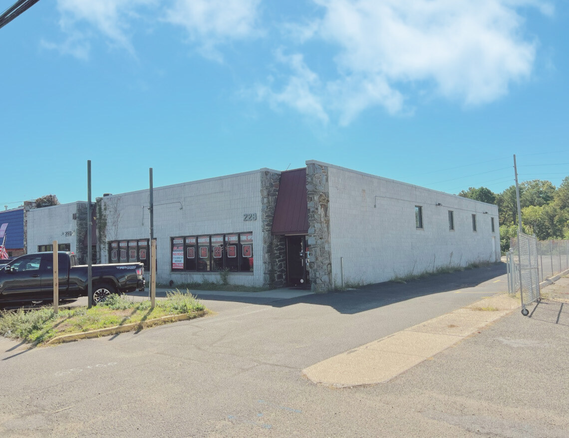 228 Farmingdale Rd, Farmingdale, NY for sale Building Photo- Image 1 of 1