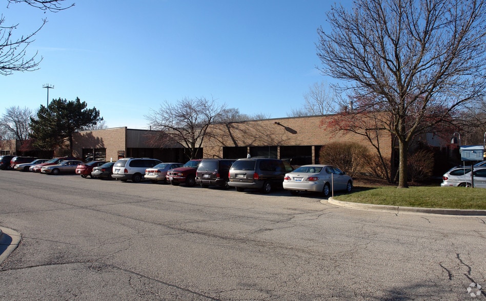 245 W Roosevelt Rd, West Chicago, IL for lease - Building Photo - Image 1 of 3