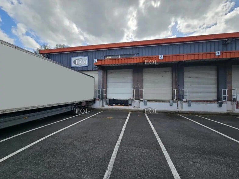 Industrial in Bonneuil-sur-Marne for lease - Building Photo - Image 2 of 5