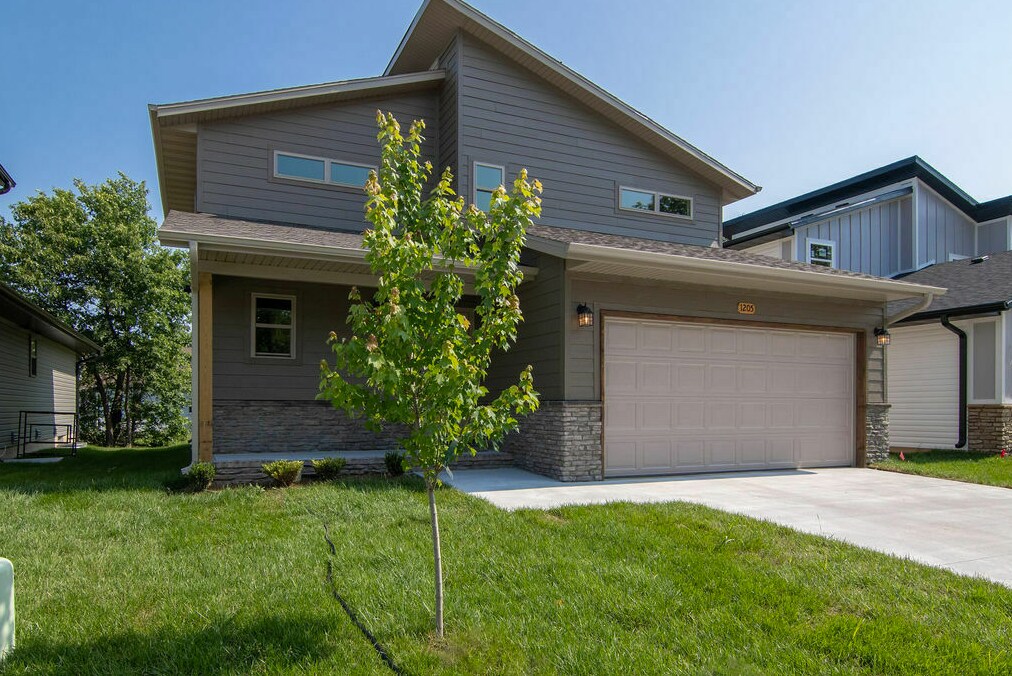 1205 E Paragon, Springfield, MO for sale Primary Photo- Image 1 of 13