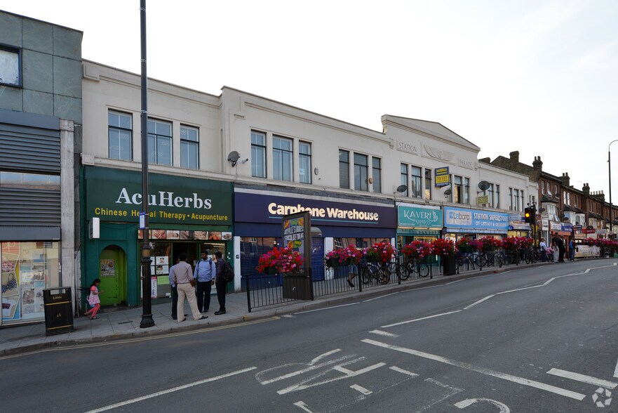 High St N, London for lease - Primary Photo - Image 1 of 4