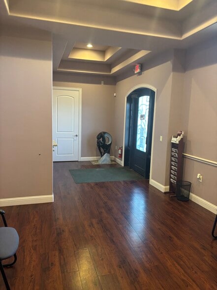 3912 North Tarrant Pky, Fort Worth, TX for lease - Building Photo - Image 2 of 15