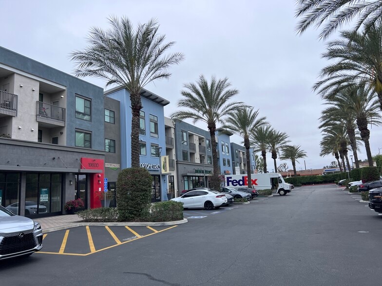 9400 Corbin Ave, Northridge, CA for lease - Building Photo - Image 3 of 73