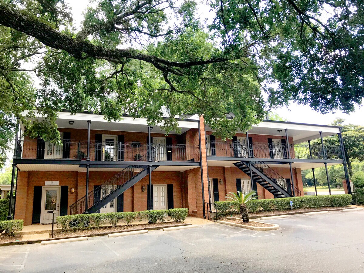 1621 S University Blvd, Mobile, AL 36609