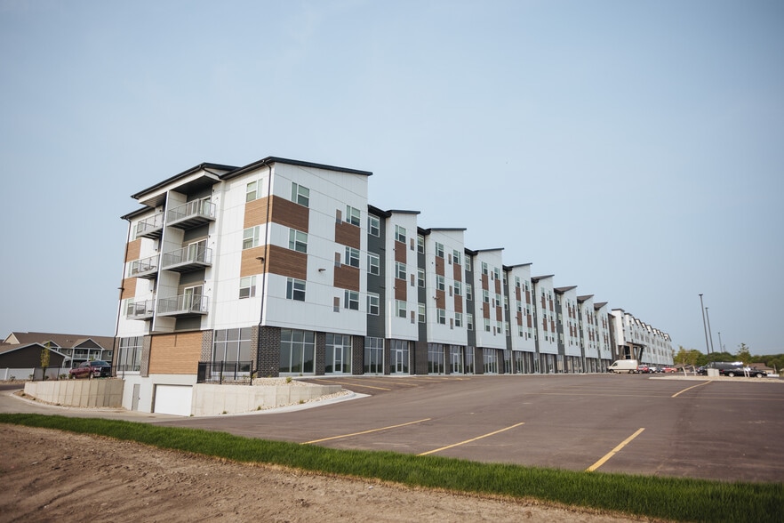 5501 E 18th St, Sioux Falls, SD for lease - Building Photo - Image 3 of 6