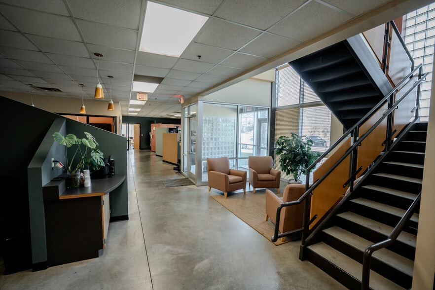 500 Simmon Dr, Osceola, WI for lease - Building Photo - Image 3 of 7