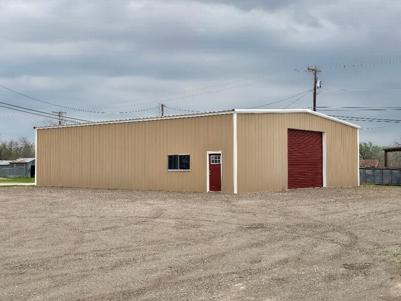 106 N Commerce St, Granger, TX for sale - Building Photo - Image 1 of 1
