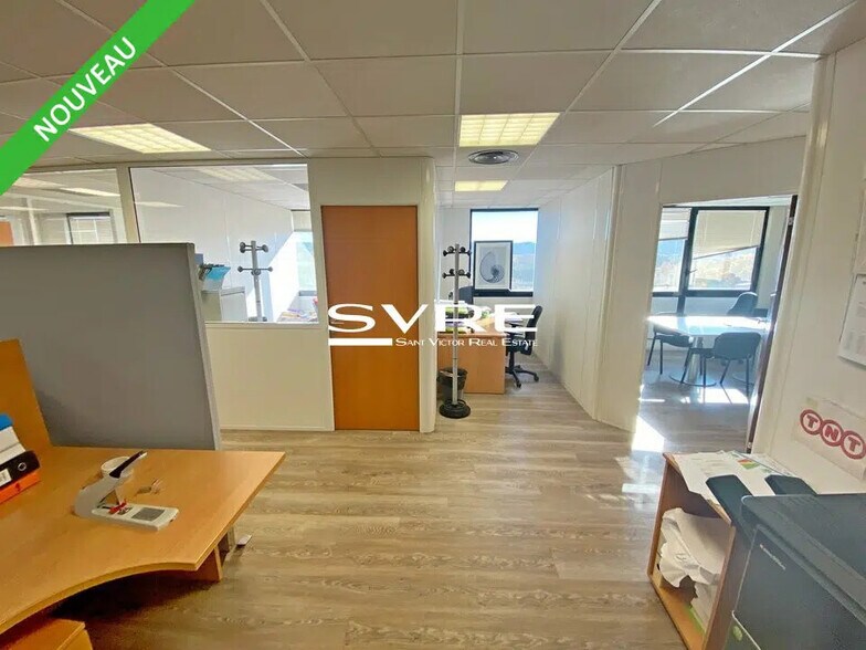 Office in Vitrolles for lease - Interior Photo - Image 3 of 6
