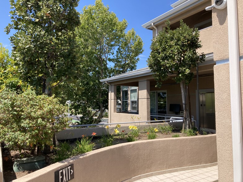 3239 El Camino Real, Palo Alto, CA for lease - Building Photo - Image 3 of 14