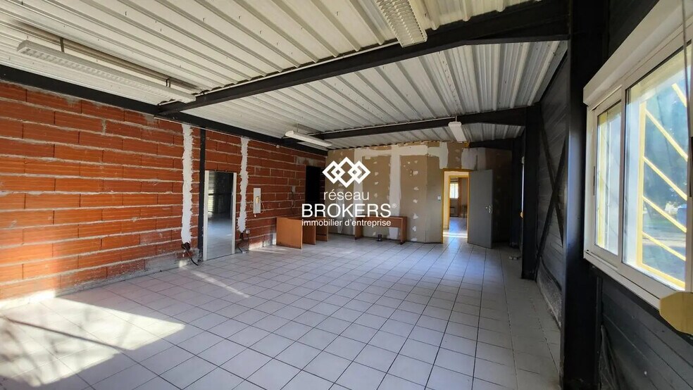 Industrial in Canals for lease - Interior Photo - Image 2 of 6
