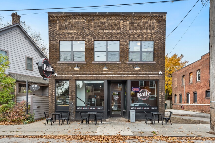 910 Literary Rd, Cleveland, OH for lease - Building Photo - Image 1 of 45