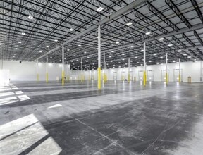 7200 93rd Ave N, Brooklyn Park, MN for lease Interior Photo- Image 1 of 4