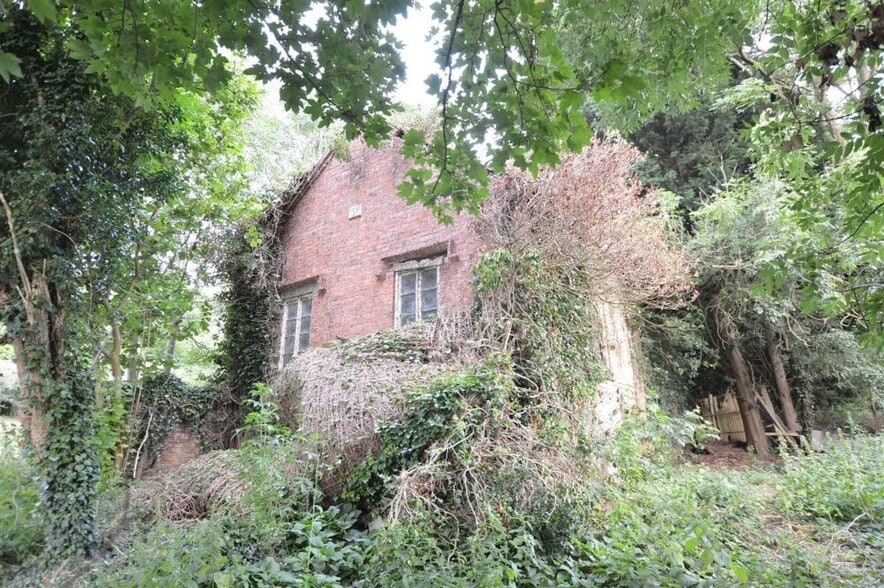 2 Chapel Hl, Grantham for sale - Building Photo - Image 1 of 1