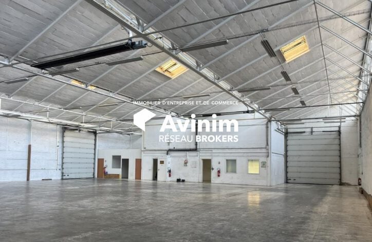 Industrial in Massy for lease Building Photo- Image 1 of 6