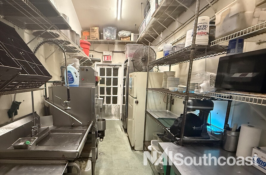 3200 NE Maple Ave, Jensen Beach, FL for lease - Interior Photo - Image 3 of 15