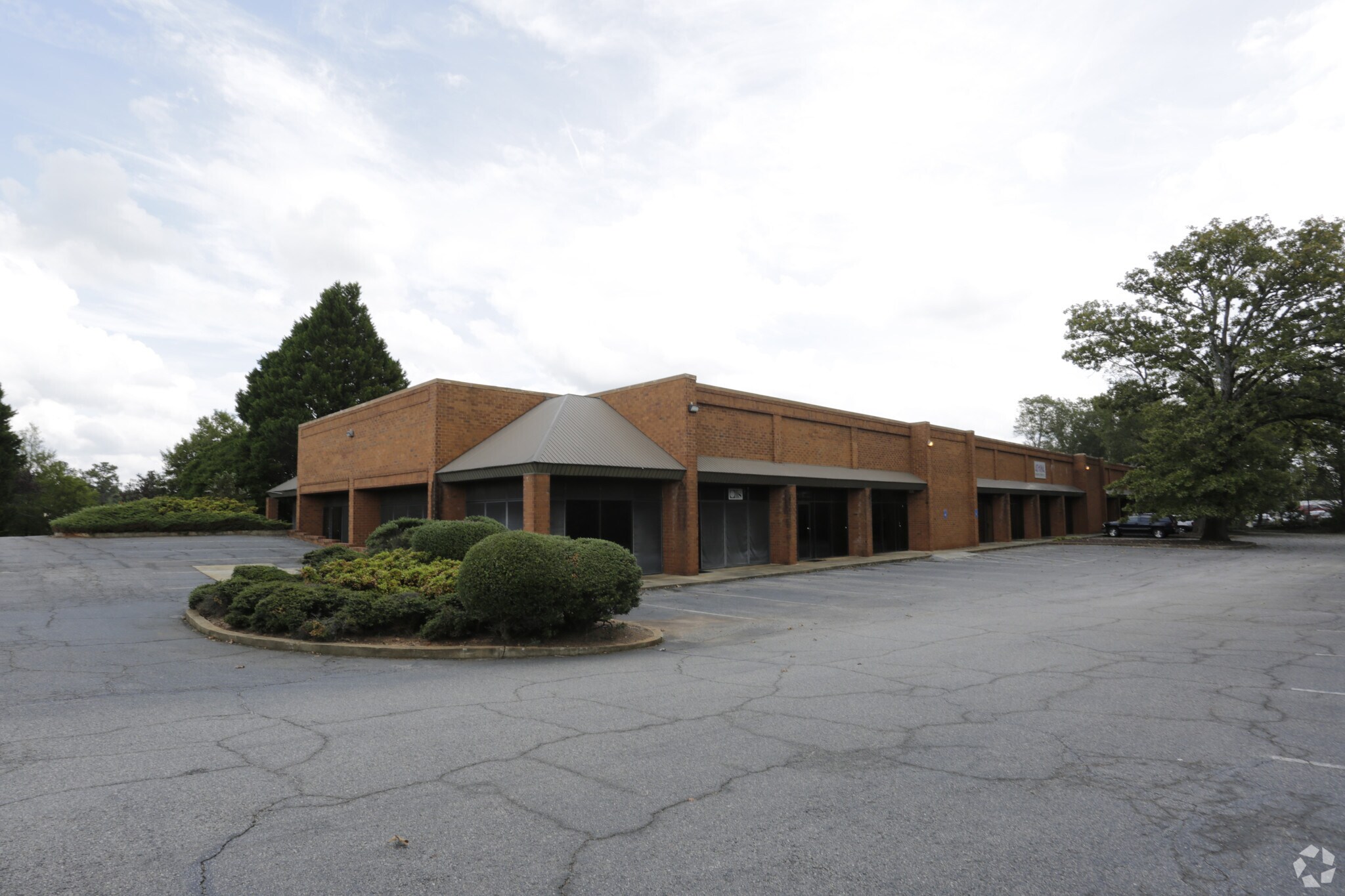 130 Conway Dr, Bogart, GA for sale Primary Photo- Image 1 of 1