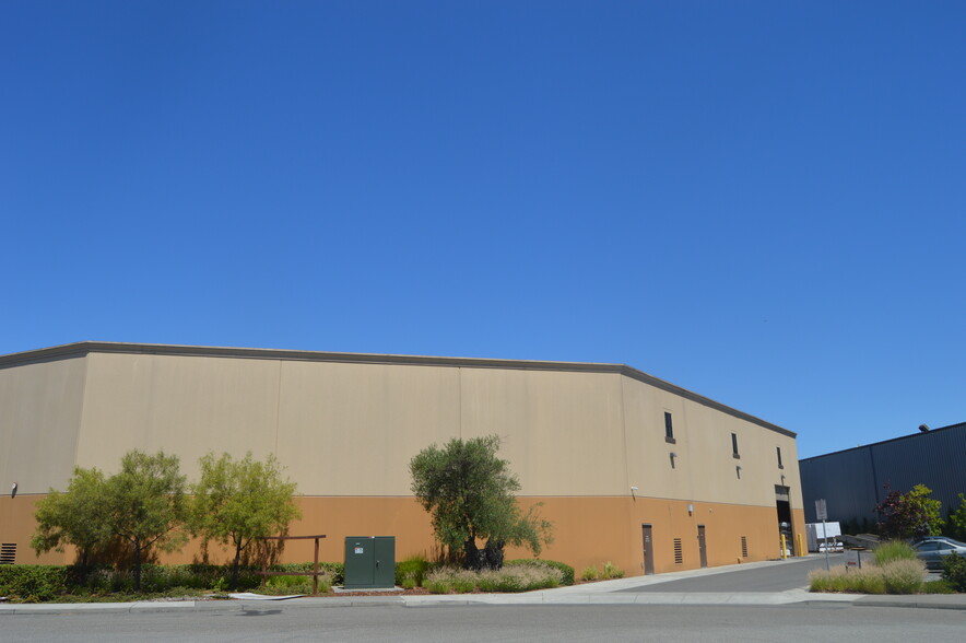 5600 Earhart Ct, Windsor, CA for lease - Building Photo - Image 3 of 9