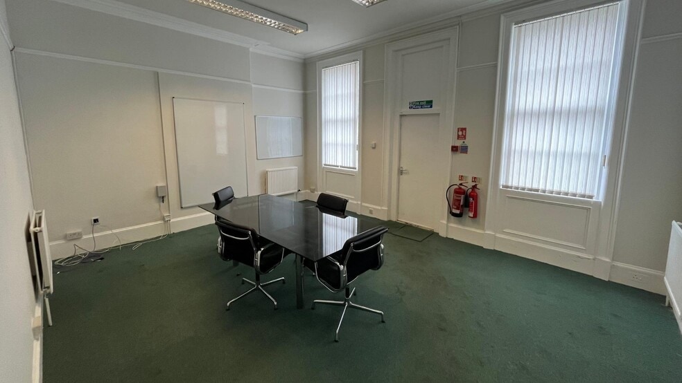 12 Abbey Park Pl, Dunfermline for lease - Building Photo - Image 3 of 7