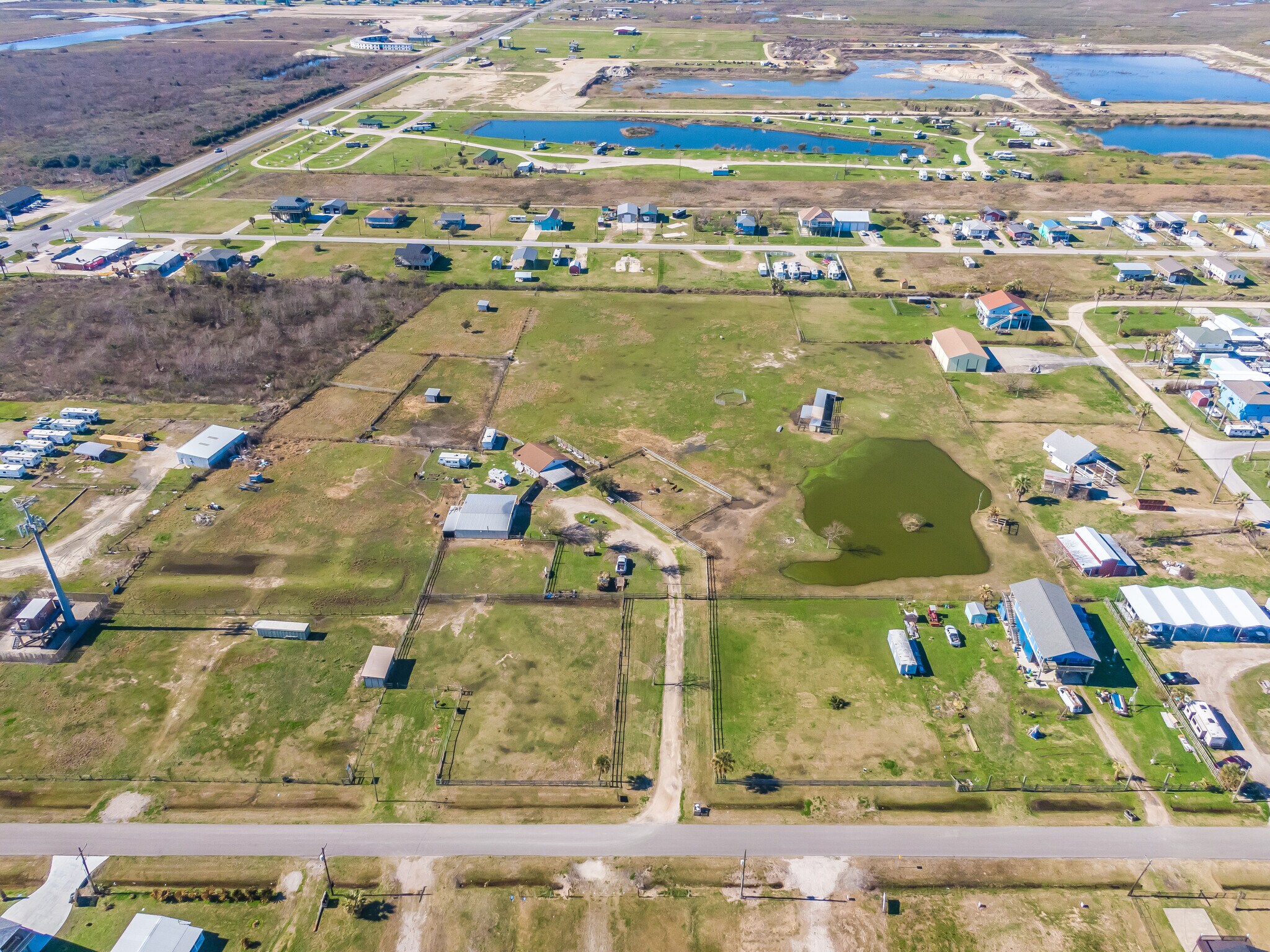 1109 N Crystal Beach Rd, Crystal Beach, TX for sale Primary Photo- Image 1 of 1