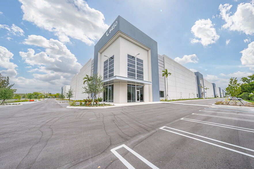 6550 NW 97th Ave, Doral, FL for lease - Building Photo - Image 2 of 24