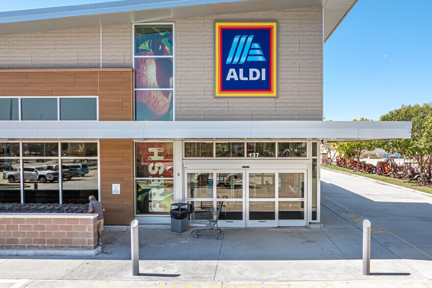 137 Northshore Blvd, Slidell, LA for lease - Building Photo - Image 3 of 4