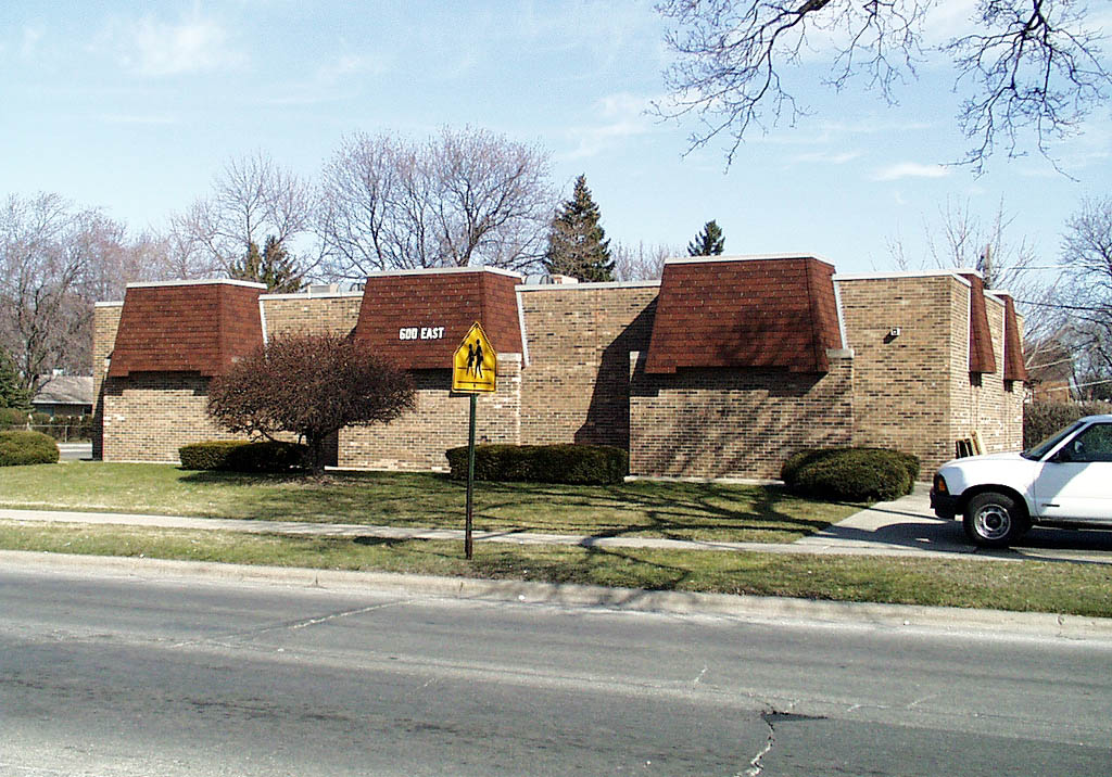 600 E Algonquin Rd, Des Plaines, IL for sale Primary Photo- Image 1 of 1