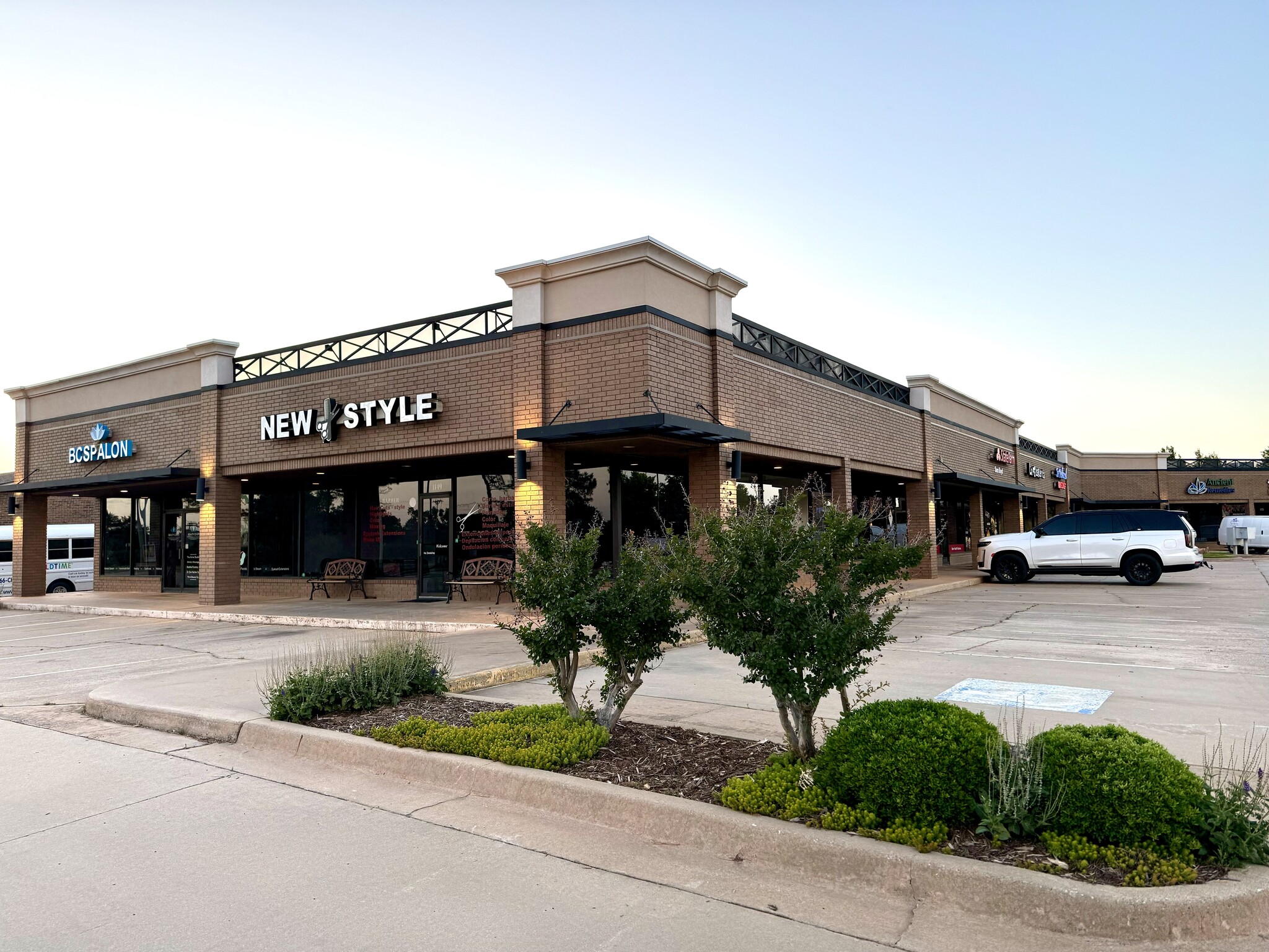 1101-1151 W 15th St, Edmond, OK for lease Building Photo- Image 1 of 9