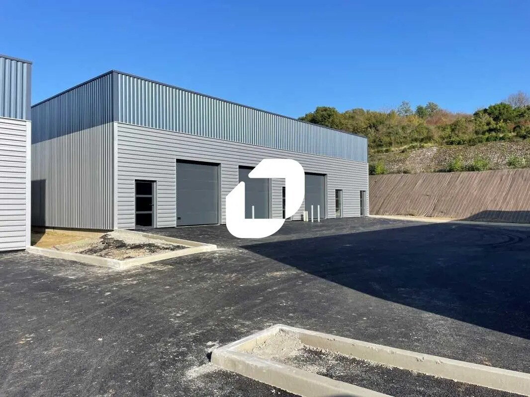 Flex in Bassens for sale Building Photo- Image 1 of 12