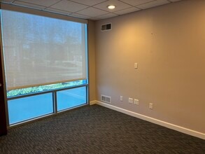 181 Main St, Huntington, NY for lease Interior Photo- Image 2 of 4