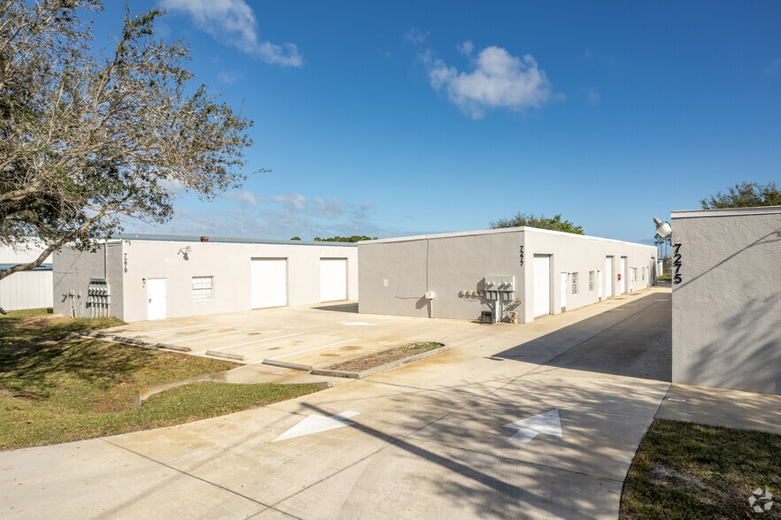 7275 Waelti Dr, Melbourne, FL for lease - Building Photo - Image 3 of 4