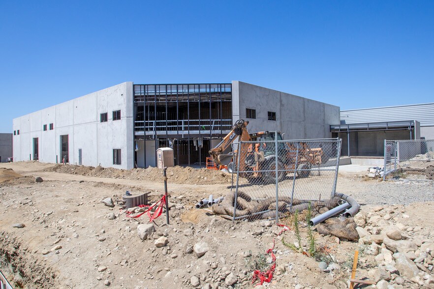 SW 11th & Benson Ave, Upland, CA for sale - Primary Photo - Image 1 of 1