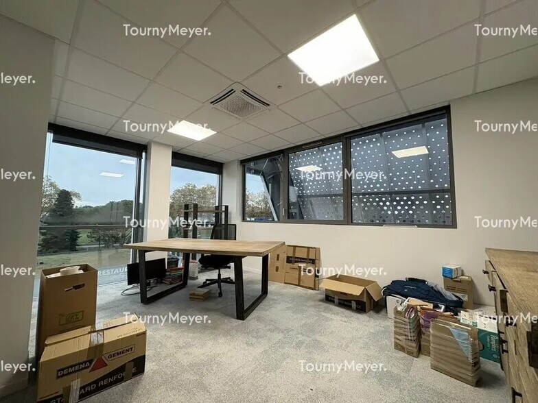 Office in L'Union for lease - Building Photo - Image 3 of 11