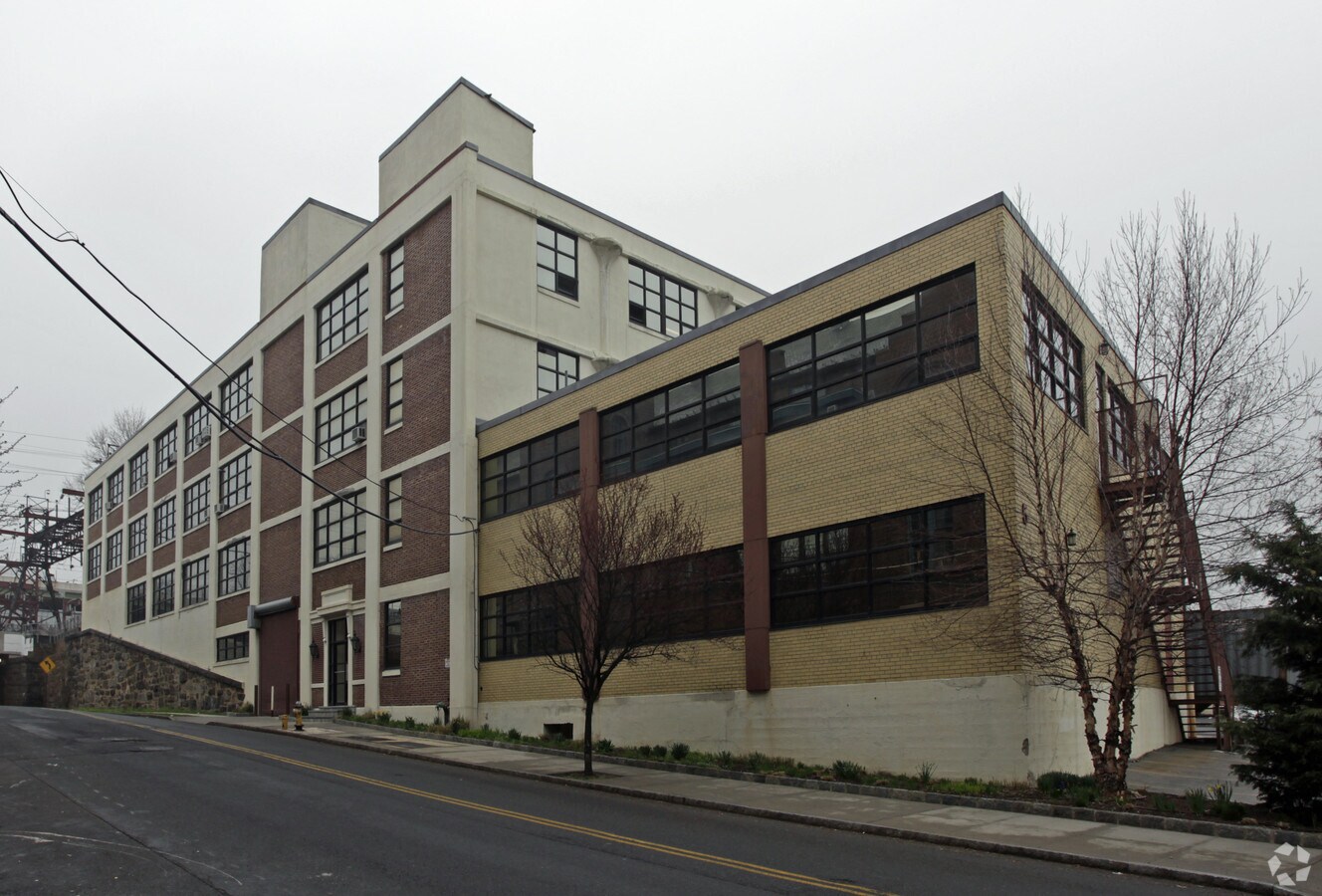 55 Webster Ave, New Rochelle, NY 10801