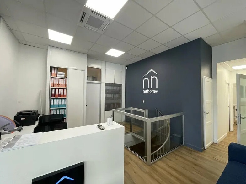 Retail in Lyon for lease - Interior Photo - Image 3 of 5