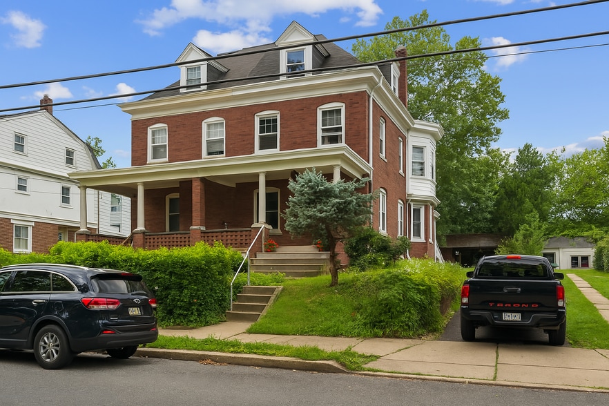 Single Family Portfolio - Coatesville portfolio of 13 properties for sale on LoopNet.com - Building Photo - Image 2 of 6