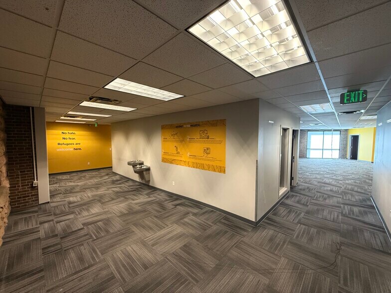 221 S 400 W, Salt Lake City, UT for lease - Building Photo - Image 2 of 6