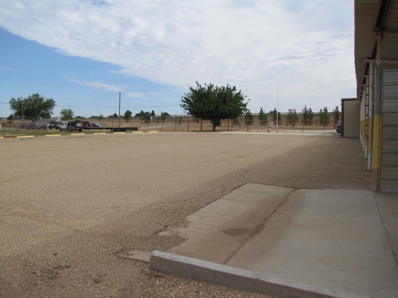 2006 Kings Hwy, Snyder, TX for sale - Building Photo - Image 2 of 16