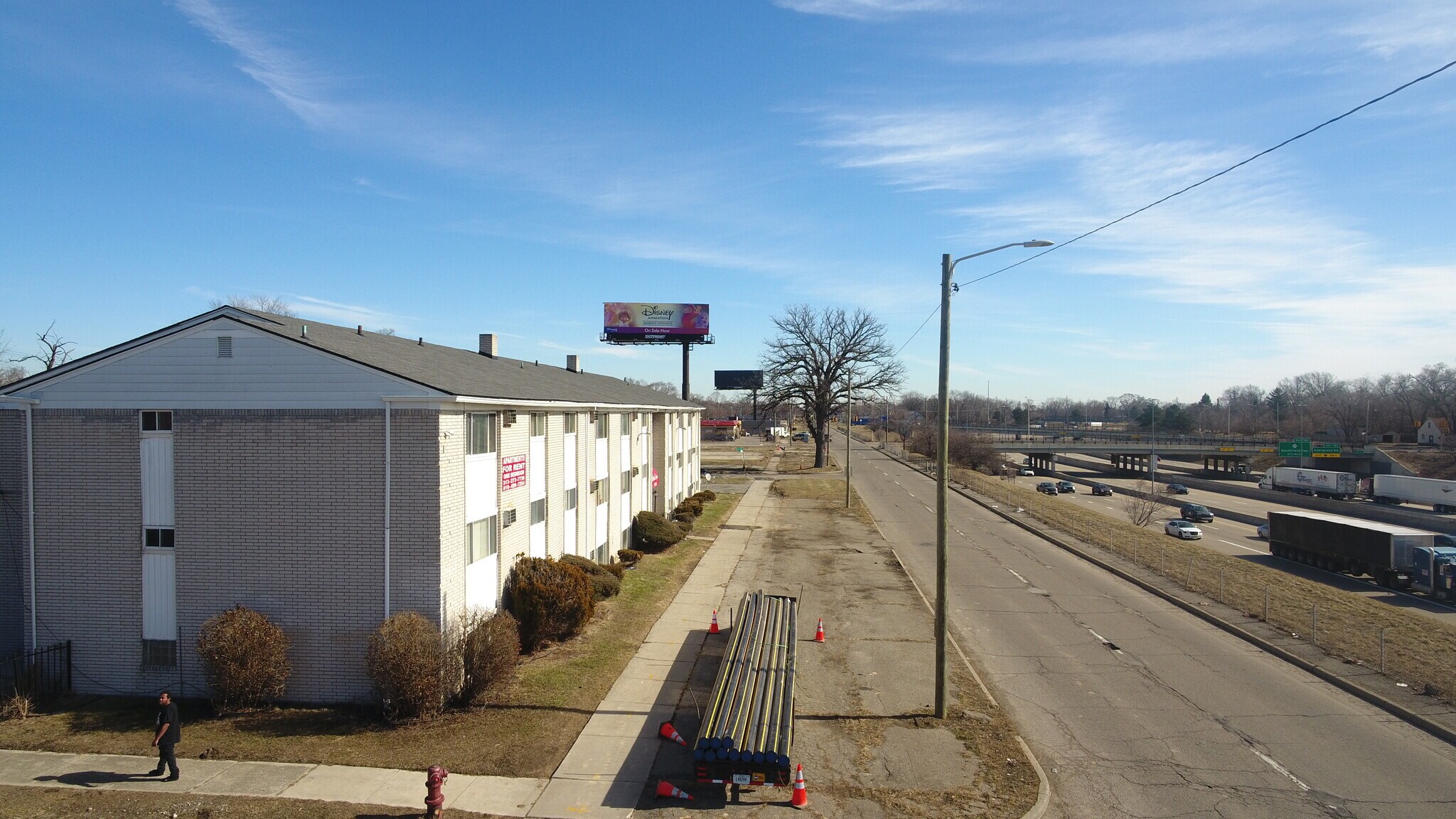 21124 Schoolcraft, Detroit, MI 48223 Blackstone Apartments