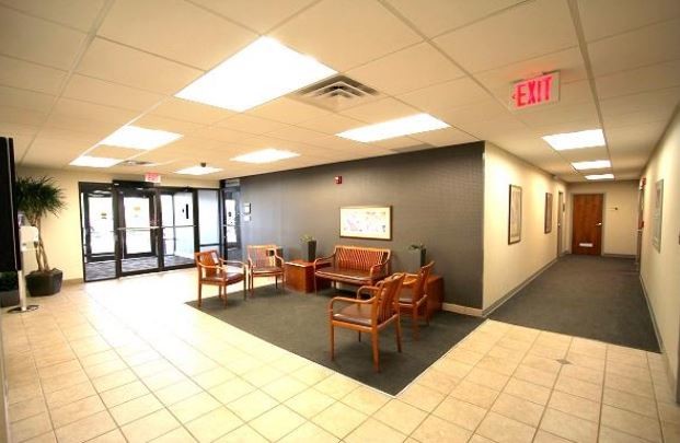 3850 Shore Dr, Indianapolis, IN for lease - Lobby - Image 3 of 9