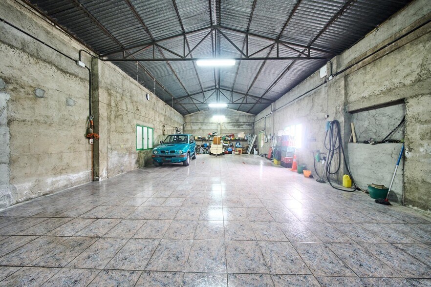 Industrial in Pinos Puente, Granada for sale - Interior Photo - Image 1 of 13