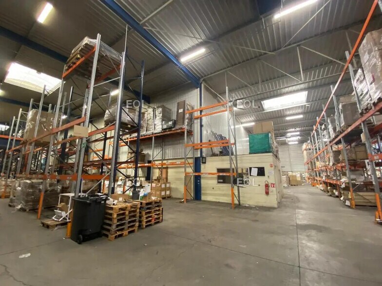 Industrial in Torcy for lease - Interior Photo - Image 1 of 9