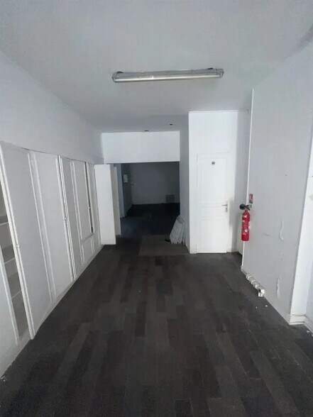 Retail in Paris for lease - Building Photo - Image 3 of 6