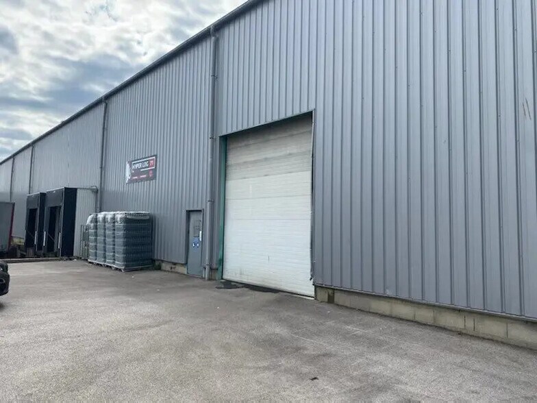 Flex in Chalon-sur-Saône for lease - Building Photo - Image 1 of 4