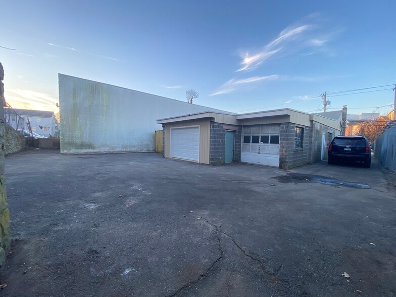 22 Leonard St, Norwalk, CT for sale - Building Photo - Image 2 of 47