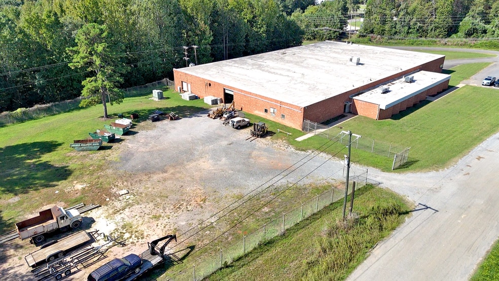 108 Chicksaw Rd, Gastonia, NC for sale - Building Photo - Image 2 of 13